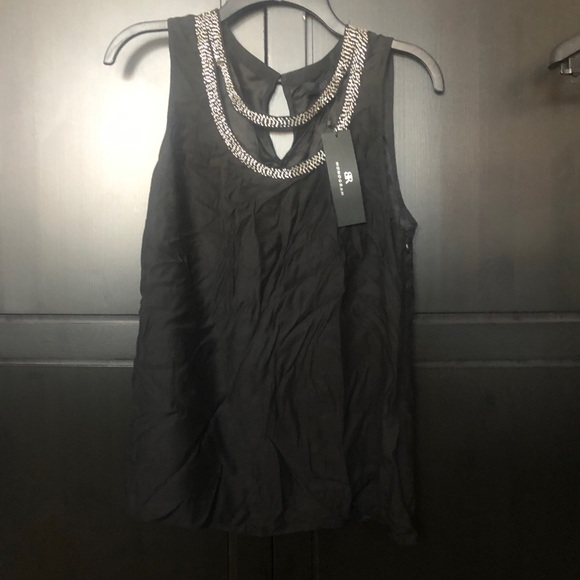 Nwt banana rep cutout sleeveless top - Picture 5 of 9